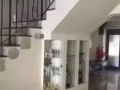 走路5分鐘到阿裕尼MRT或者走路5分鐘到巴耶利峇地鐵有複式公寓普通房出租