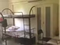 距牛车水和欧南园地铁站三分钟，男士六人间，可煮，水电网全包