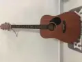 出售九成新吉他