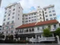 亚龙34巷公寓大主人房出租。独立卫生间，独立空调电表。落地大衣柜，双人床，新床垫