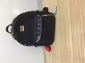 黑色背包