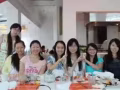 出一個幾乎全新的嬰兒背帶
