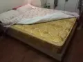 一套双人床带床垫。易拆装，月底裕廊东自取。