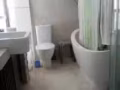 新公寓管理排屋（连体别墅）主人房和单间出租，无中介由屋主出租，有游泳池，健身房