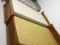九成新双人床.床垫四套.单人床六套出售....送床头柜.椅子等
