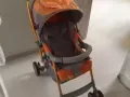 八成新的日本牌子（COMBI)婴儿车