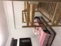 湖畔地铁站对面女搭房 缺一人