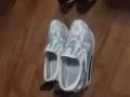 刚买的鞋子穿过一次因为太小所以卖掉