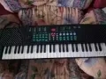 一台九成新的电子琴 