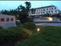 湖畔地铁站附近公寓男搭房位出租，可报制造业地址