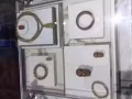 出售品種有:蜜蠟、琥珀 、各種象牙、水晶，手鍊、項鍊、風水擺件、天河石，虎眼石