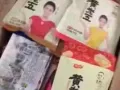 各种美食，酸辣粉，坚果，辣条，鸡爪，火腿肠淘宝有的都可以