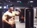 就想简单的找个女朋友。男勿扰