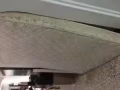 有一八成新双人床垫出售