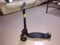 閒置摺疊康貝Combi兒童推車及兒童滑板車帶閃光