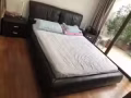棕色皮革软包双人床