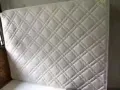 现有一张名牌双人床、加床垫自用九点九成新