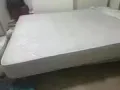 八成新自用双人床床垫  价格便宜  还有赠送小床垫