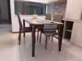 全新餐桌椅一套(一桌四椅)出售