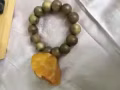 个人私藏珍品：琥珀蜜蜡吊坠。
