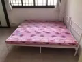 单人床铁床，马桶，洗脸盆