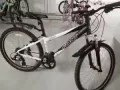 出售全新的捷安特山地车。
