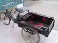 脚踏三轮车