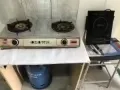 煤气灶一套，送微波炉，