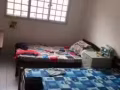 ??义顺大牌772招女搭房一位随时入住，家在游泳池旁.靠近地铁站，室内家私齐全，