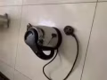 羽毛球拍和热水壶