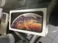 卖苹果手机全新（签线手机） XS Max 256GB 金色！1800新币！ 电话