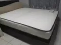 出售一个双人床垫7成新，质量很好，由于搬家现100块出售