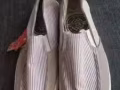 因回国一些衣服穿不到。便宜处理。 