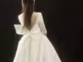 全新长袖大拖尾纯白缎面婚纱，背后大蝴蝶结独特设计，因手臂太粗无法穿上现转让