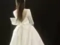全新长袖大拖尾纯白缎面婚纱，背后大蝴蝶结独特设计，因手臂太粗无法穿上现转让