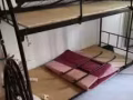一套铁床出售，全新。自取。在宏茂桥.不带床板。带床板40新币