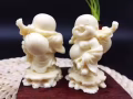 各种文玩手串，木雕摆件