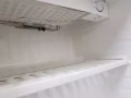 三星迷你冰箱及有轮子的储物箱
