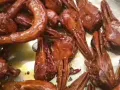 酱猪蹄。 麻辣诱惑久久鸭