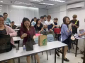 一边工作一边提升，无需担心学费，6个月考取国际大专文凭，中英文授课