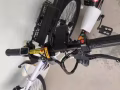全新鋰電電動車帶隨車工具，因回國忍痛割愛低價出售，車子很漂亮，外觀很時尚