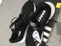 adidas运动鞋两双。全新 有发票。新加坡专卖店买的 便宜卖