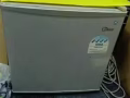 回國，有一台洗衣機和小冰箱