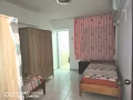 淡宾尼地铁站附近。有女孩床位出租。只住合法人数。欢迎爱干净人士入住。