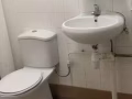 实龙岗地铁站附近男搭房出租。报地址