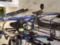 文礼自取自行车，带锁打气筒手电