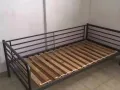 现有宜家单人铁床和书桌出售