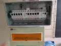 配电箱一个   断路器10个 回国便宜处理