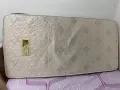 二个单人床垫出售