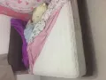 八成新双人床加床垫一套房外加一个床垫